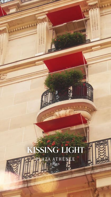 Kissing Light spa in Paris